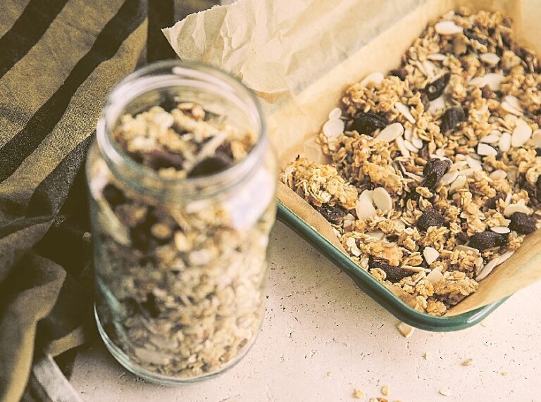 Recipe: Zesty Oat and Almond Lightly Toasted Muesli with Apricots